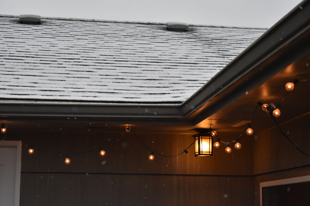 Lighting on a roof 